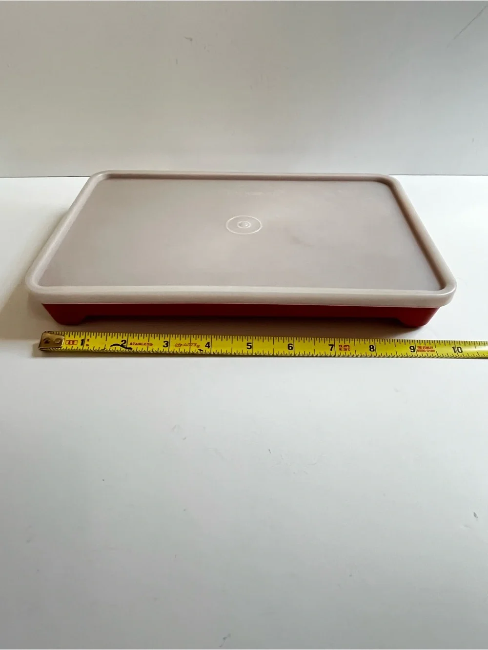 Tupperware Hot Dog and Deli Meat Keeper Marinator